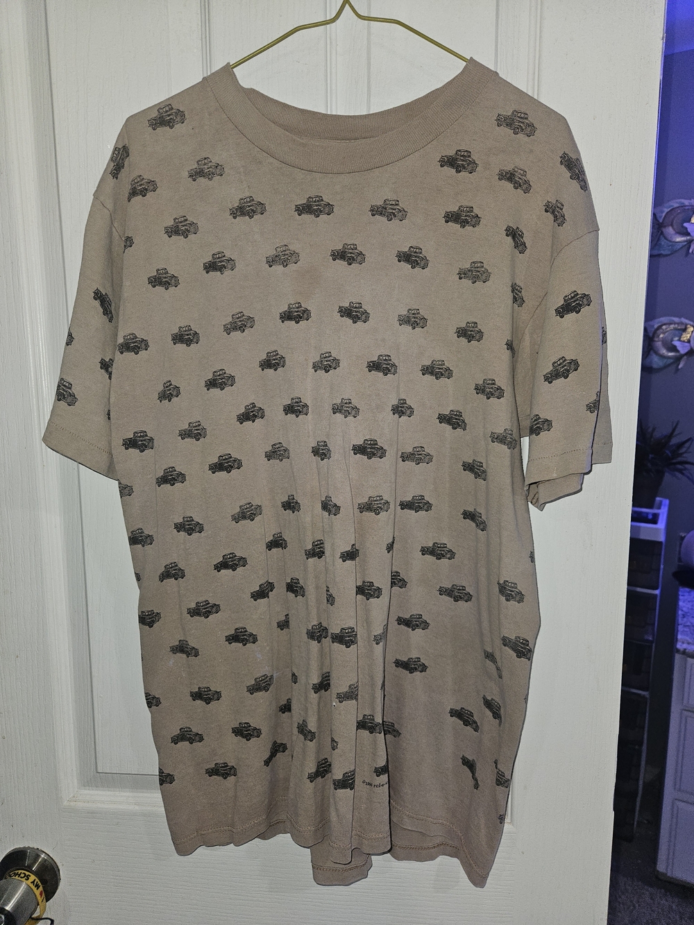 Men's Short-Sleeve Beige Graphic Tee with Truck Print